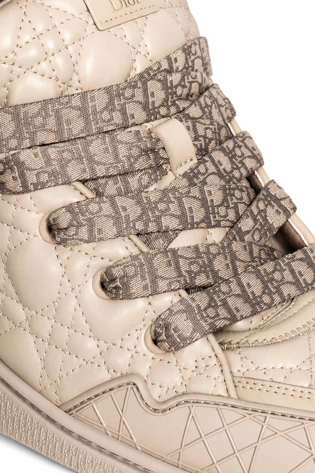 "B9" Sneaker