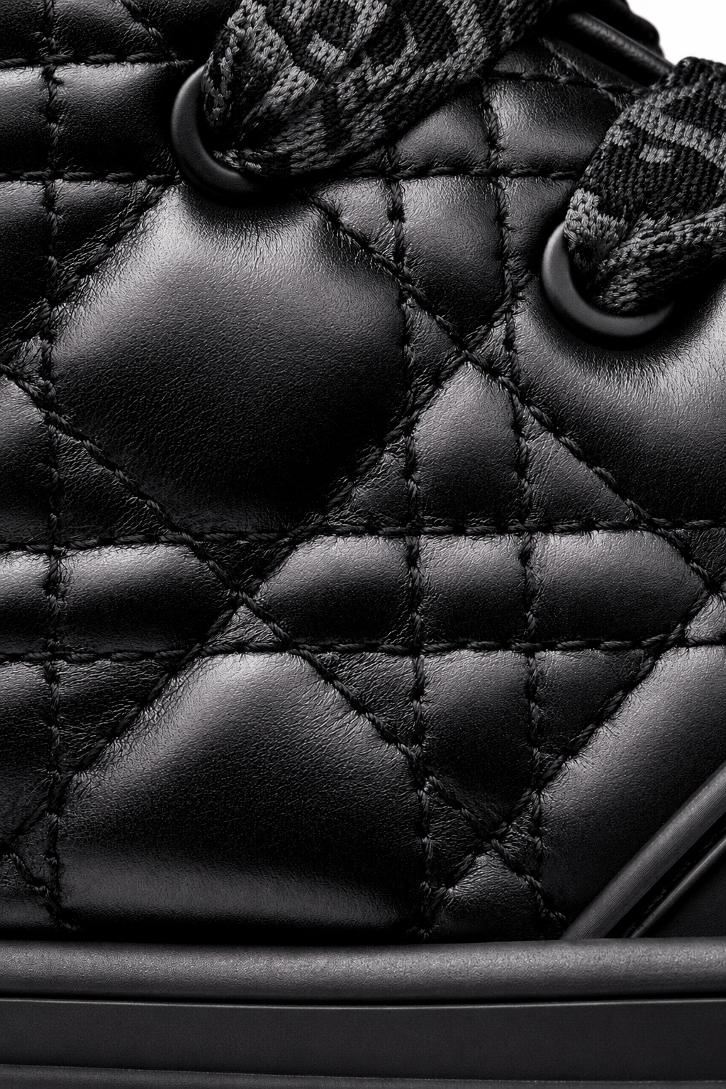 "B9" Sneaker